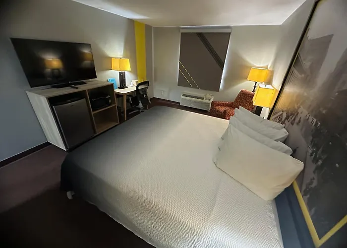 Super 8 By Wyndham Fort Scott